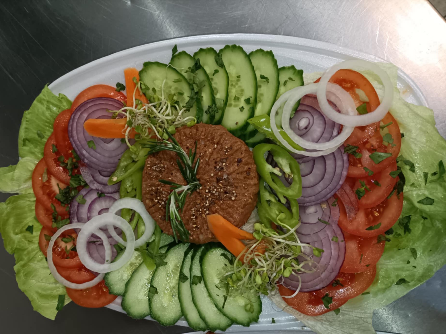 Tatárbeefsteak tál